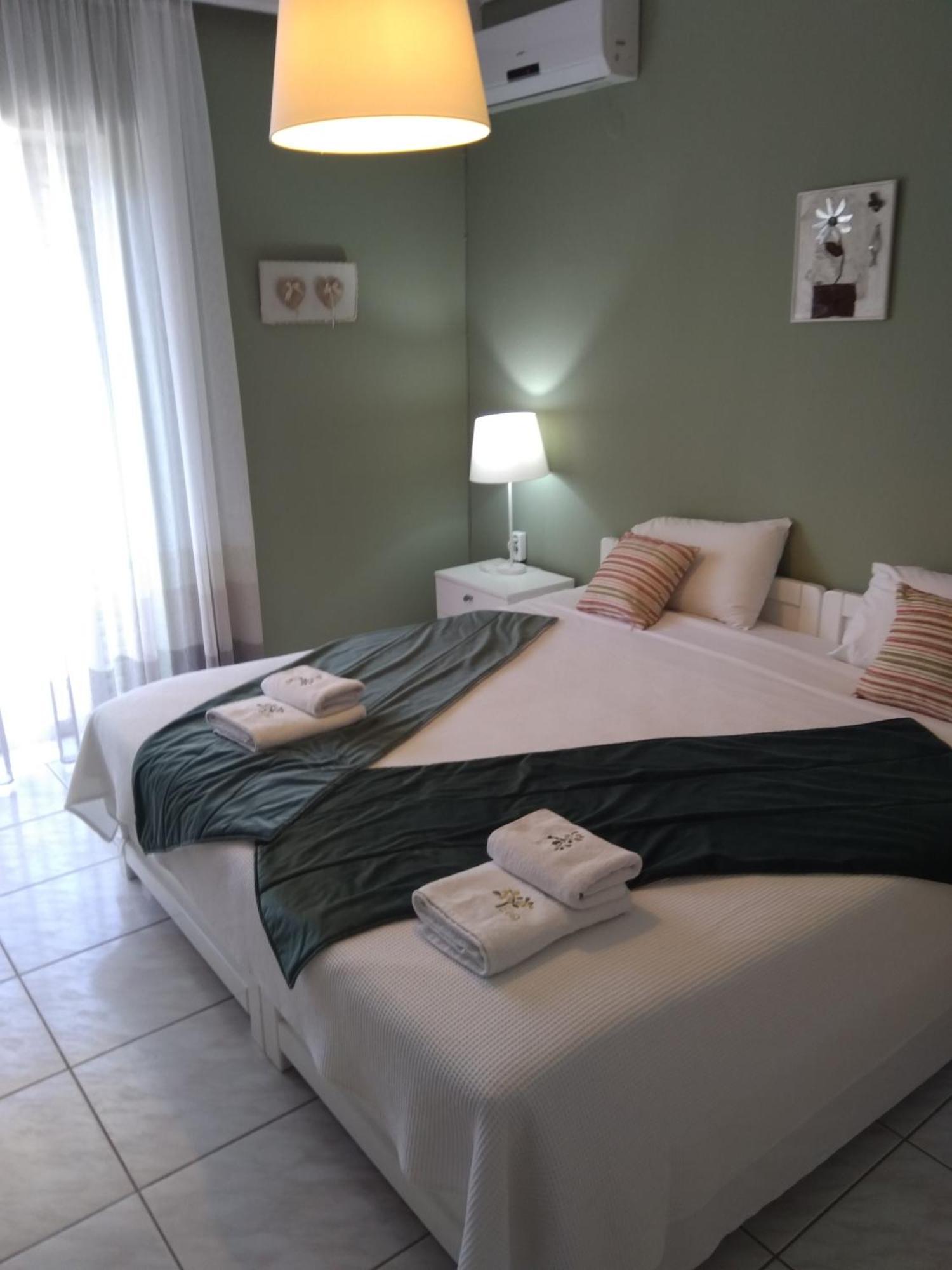 Dionisos Elia Aparthotel Паралия Дионисиу Екстериор снимка